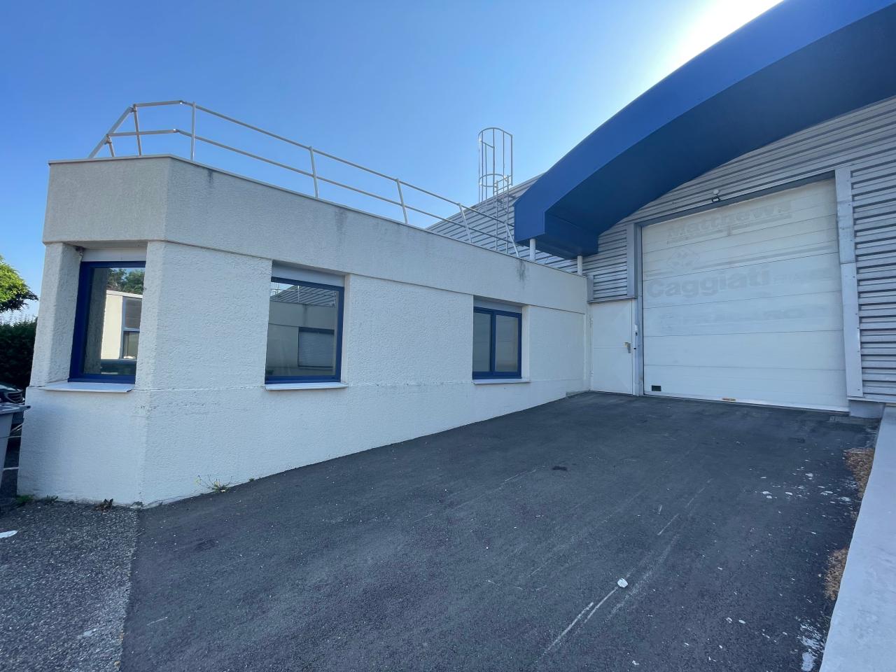 Local d'activité Saint-Genis-Laval 375m² Location local d'activité Saint-Genis-Laval Rhône OLACT2109379 0
